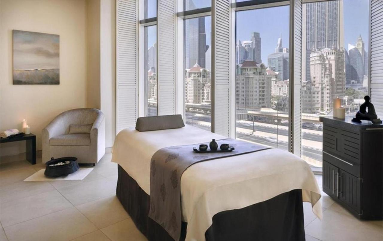 Mall Fashion Avenue Burj Khalifa View Residence- Formerly Address Mall شقة