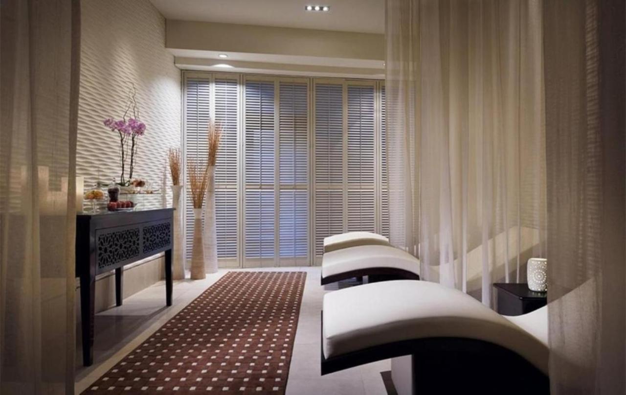 Mall Fashion Avenue Burj Khalifa View Residence- Formerly Address Mall شقة