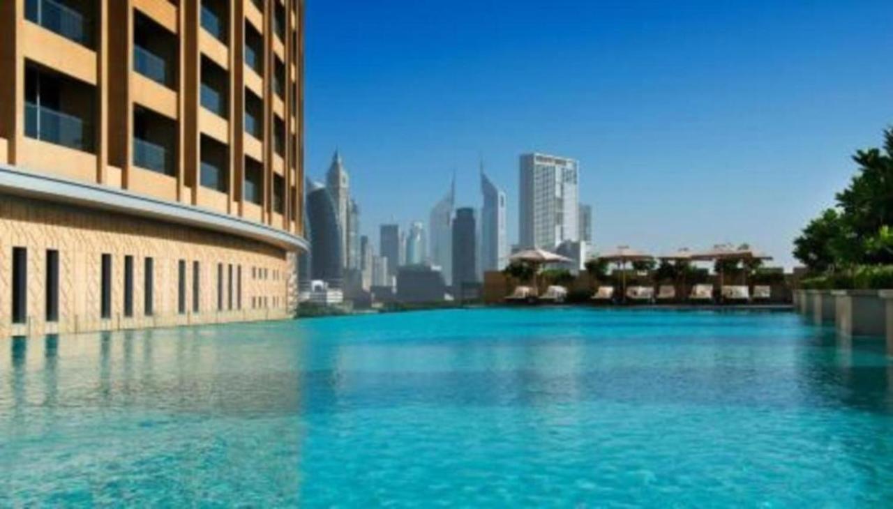 Mall Fashion Avenue Burj Khalifa View Residence- Formerly Address Mall دبي
