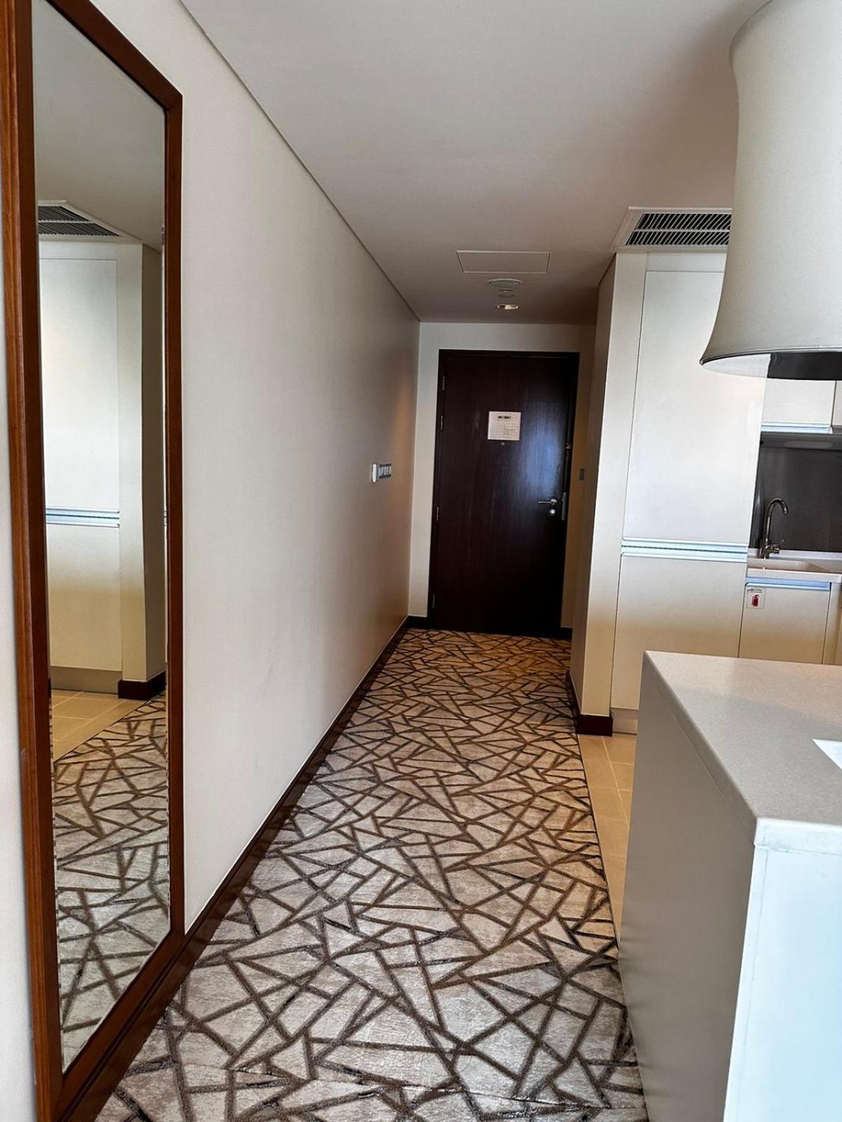 Mall Fashion Avenue Burj Khalifa View Residence- Formerly Address Mall شقة دبي