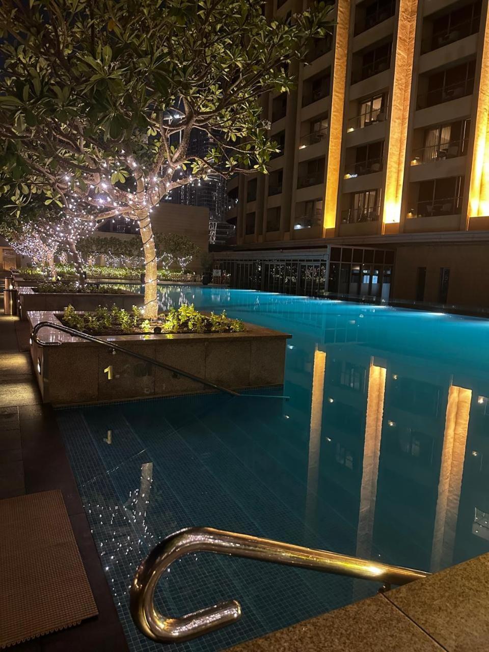 شقة Mall Fashion Avenue Burj Khalifa View Residence- Formerly Address Mall *